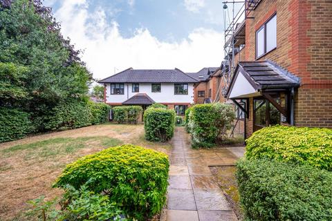 Cranleigh Court, Richmond, TW9