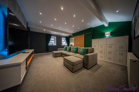31 Beldon Lane, Bradford, BD7 4JZ