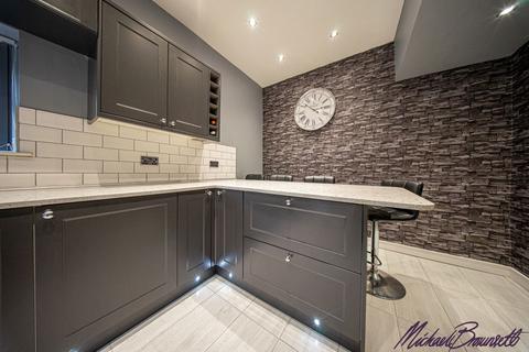 31 Beldon Lane, Bradford, BD7 4JZ