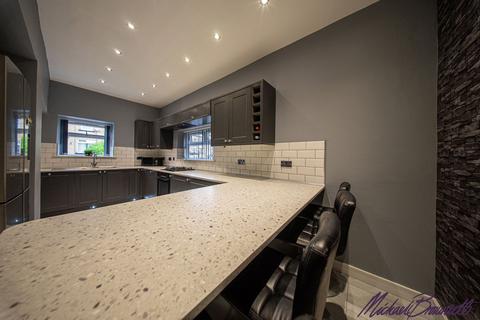 31 Beldon Lane, Bradford, BD7 4JZ
