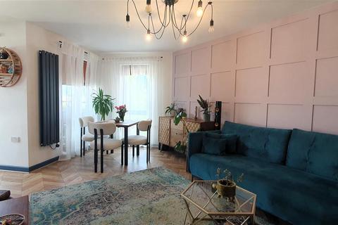 2 bedroom apartment for sale, Edith Court, New Road, Bedfont