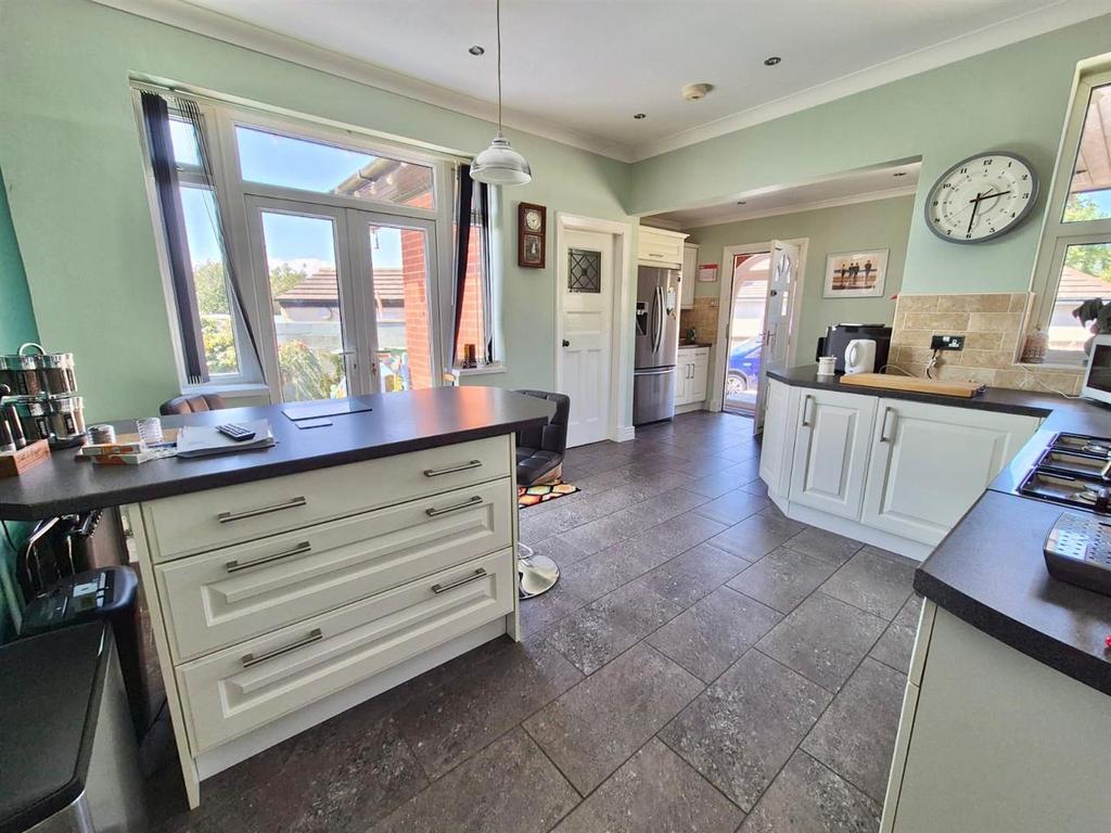 Breakfast Kitchen