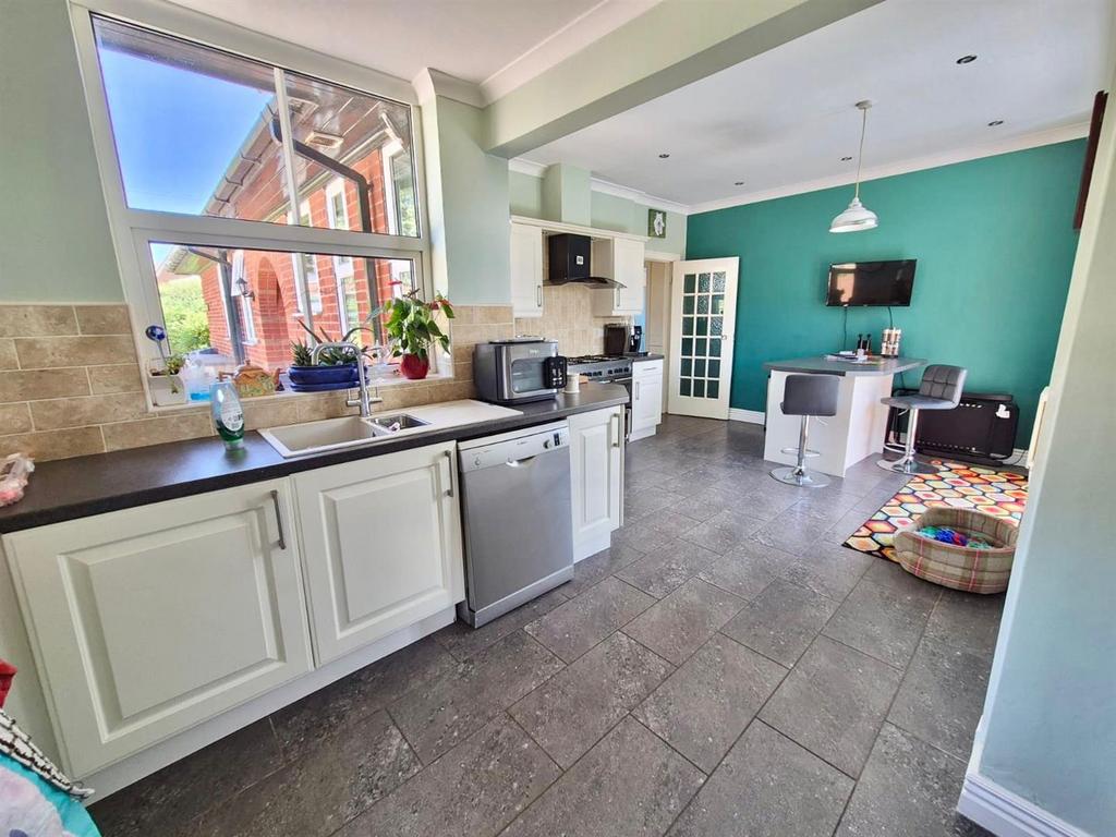 Breakfast Kitchen