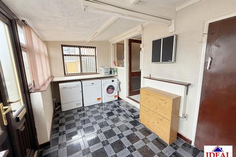 6 Harold Avenue, Woodlands, Doncaster, DN6 7NT