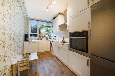 2 bedroom flat for sale, Portinscale Road, Putney, London