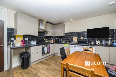 1 bedroom in a house share to rent, Rennie Estate London Bridge SE16
