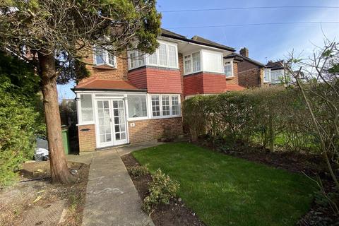 3 bedroom semi-detached house to rent, Broughton Avenue, Richmond