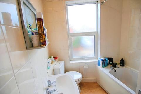 3 bedroom flat to rent, Stalker Lees Road, Sheffield