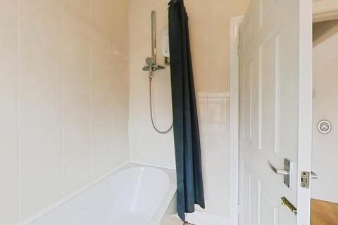 3 bedroom flat to rent, Stalker Lees Road, Sheffield