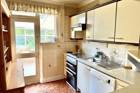 4 bedroom semi-detached house for sale, Barrow Point Avenue, Pinner Village