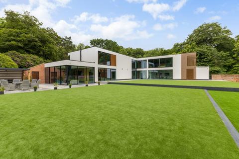 5 bedroom detached house to rent, London Road, Windlesham, Surrey
