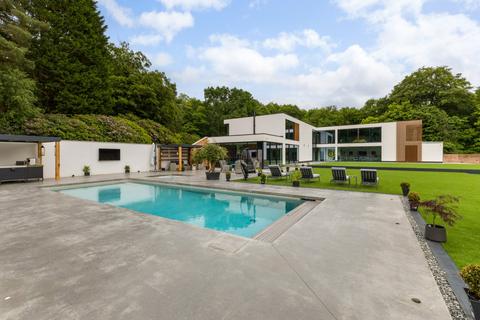 5 bedroom detached house to rent, London Road, Windlesham, Surrey