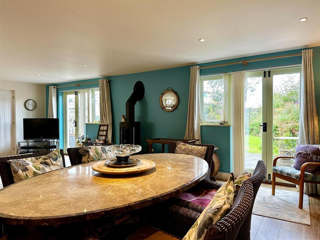 Temp Image Sq Yrjr.jpg