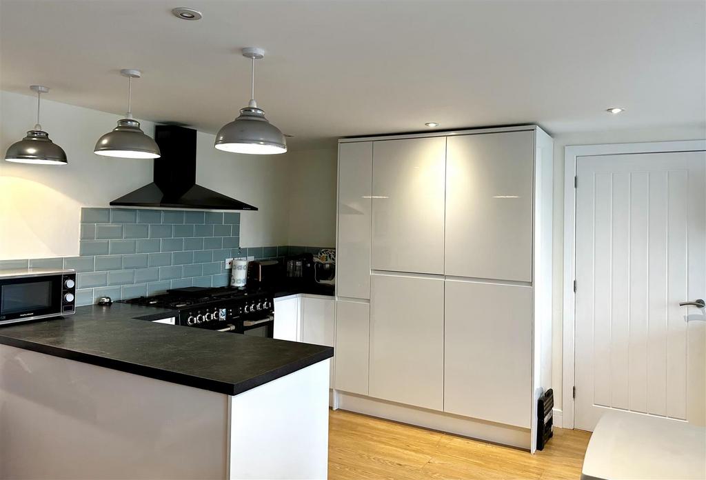 Temp Images YYo H4.jpg