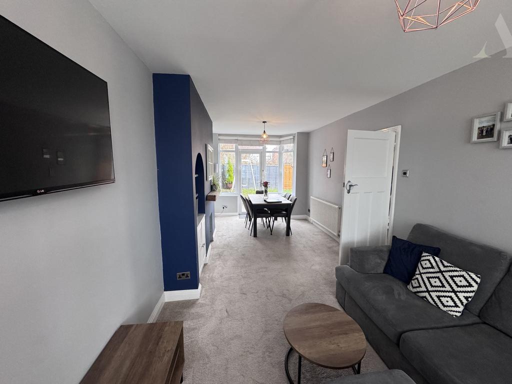 20 Jeremy Grove Lounge 4