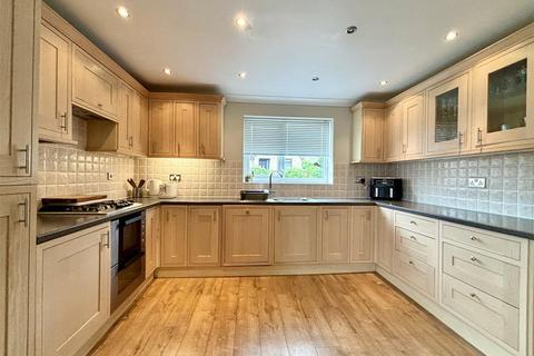 4 bedroom detached house for sale, Long Lane, Bradford BD13