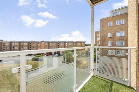 11 Greenview Drive, Raynes Park, London, SW20 9DS