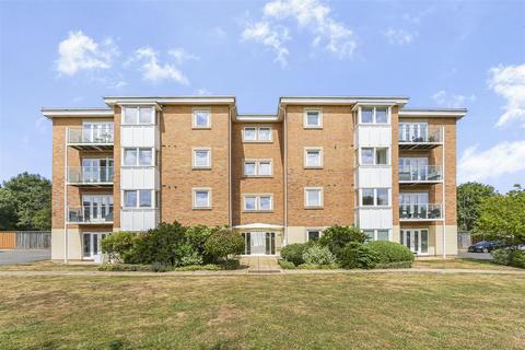 11 Greenview Drive, Raynes Park, London, SW20 9DS