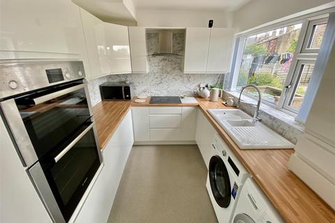 3 bedroom terraced house for sale, Shepley Mount, Mirfield