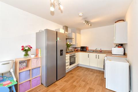 2 bedroom ground floor flat for sale, 17 Shearer Close, Havant PO9