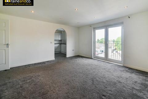 2 bedroom flat for sale, St Lukes Court, Hatfield