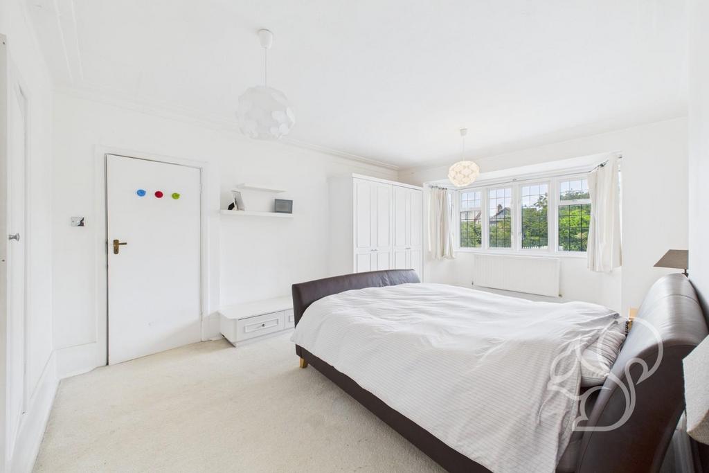 New 11 cwe bedroom pic.jpg
