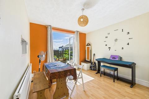19 Bembridge Drive, Northampton, NN2 6LZ
