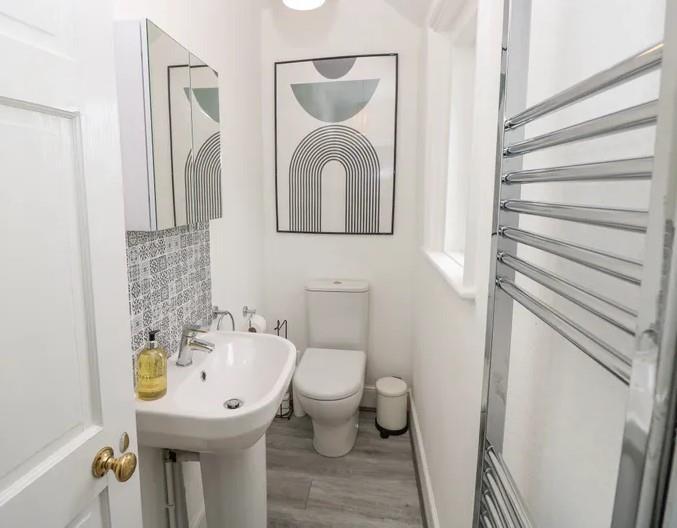 Cloakroom wc