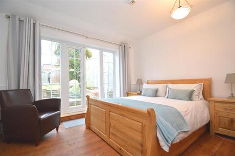 3 bedroom semi-detached house for sale, Camp Road, Freshwater