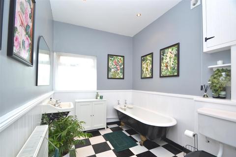 3 bedroom semi-detached house for sale, Camp Road, Freshwater