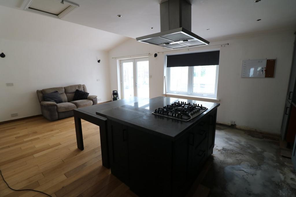 Kitchen/Dining