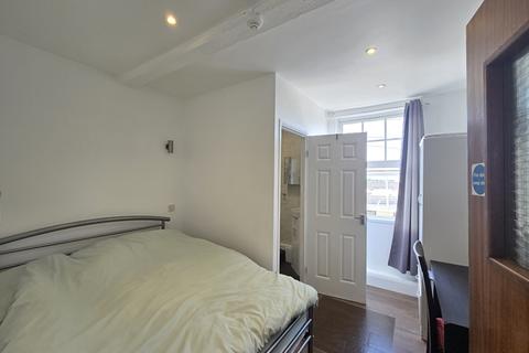 undefined, Flat to rent in Deadmans Cross