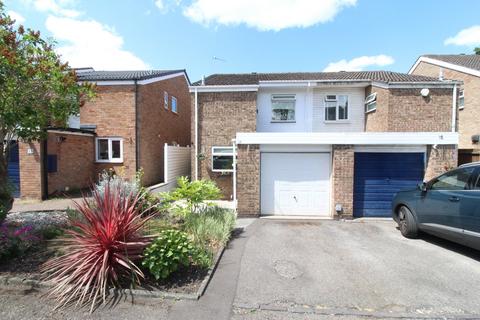 17 Dove Close, Birmingham, B25 8XW