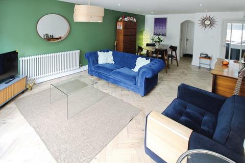 17 Dove Close, Birmingham, B25 8XW
