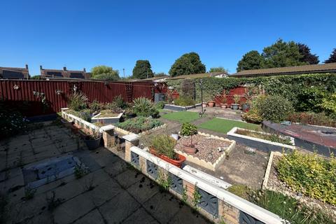 2 bedroom detached bungalow for sale, Walmsgate Place, Grimsby, Lincolnshire, DN33