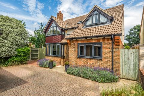 4 bedroom detached house for sale, Calmore Road, Totton, Hampshire, SO40