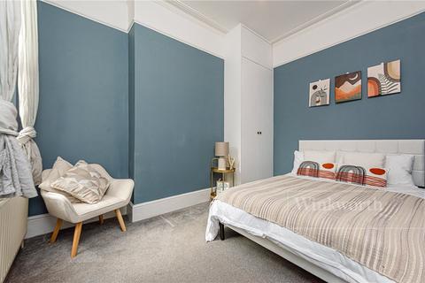 125a Clifford Gardens, London, NW10 5JG
