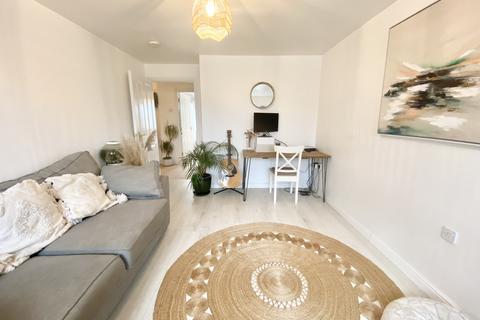 25 Hedgers Close, Ashton, Bristol, BS3 2SX