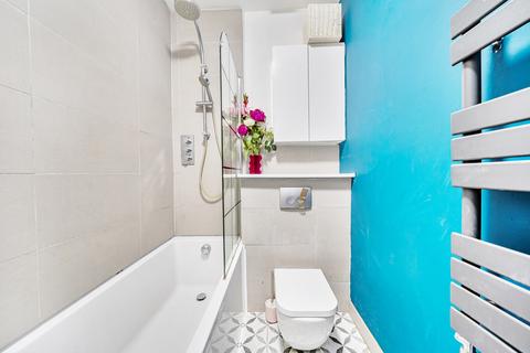 Flat 6, Alexander House, 24 Godman Road, London, SE15 3SZ