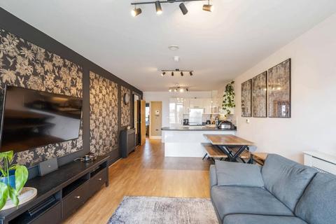 2 bedroom apartment for sale, London Road, Isleworth