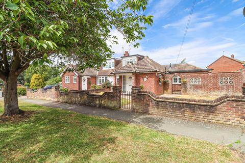 undefined, Manor Road, Caddington, Luton, LU1