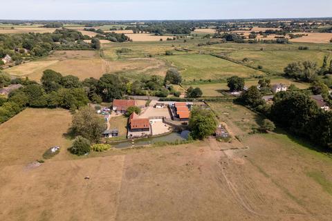 5 bedroom barn conversion for sale, Norwich Road, Dickleburgh