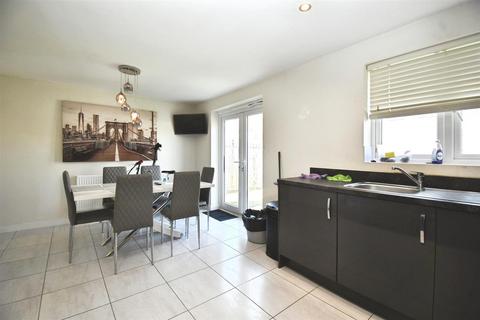 4 bedroom detached house for sale, Waudby Way, Hull