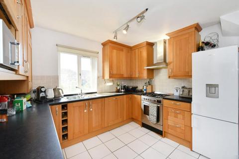 2 bedroom maisonette for sale, Hale Lane, London, NW7