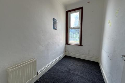 2 bedroom flat for sale, Rectory Road, Manor Park, London, E12