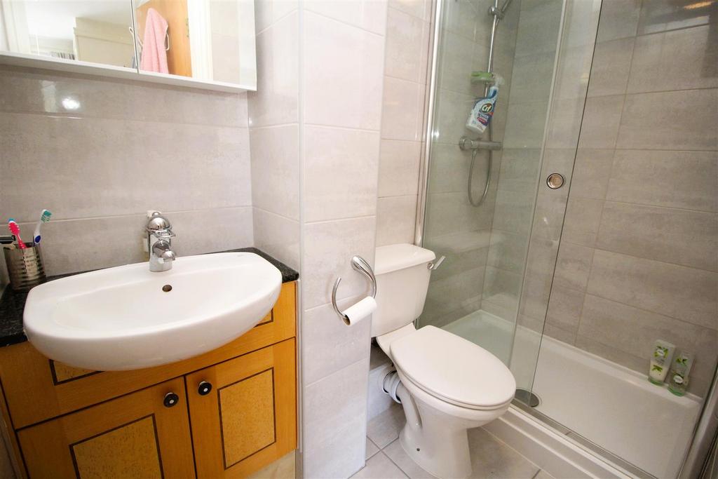 Ensuite.JPG