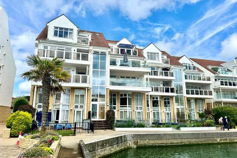 undefined, Lake Avenue, Poole