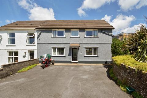 4 bedroom semi-detached house for sale, Penceiliogi, Llanelli