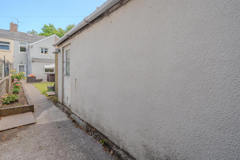 110 Llantarnam Rd-23.jpg