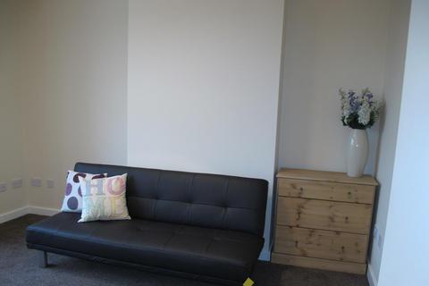 1 bedroom flat to rent, Briggate, Shipley, West Yorkshire, BD17